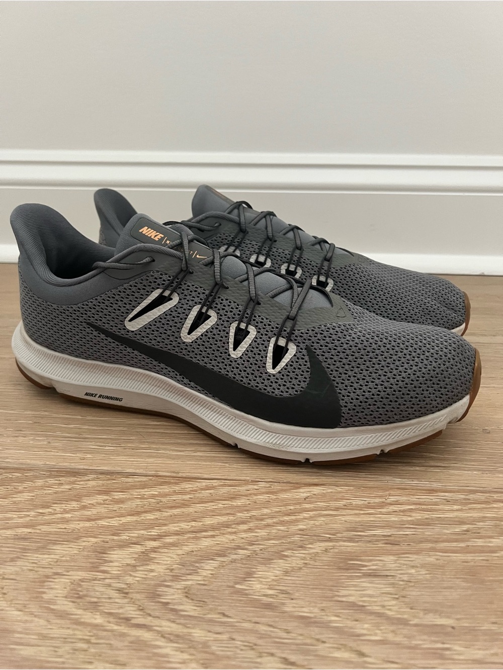 Nike Quest 2 Running Shoes Mens Size 13 Gray Black Lightweight Mesh Sneaker